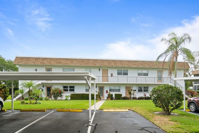 2950 SE Ocean Boulevard 11-2, Stuart, FL 34996