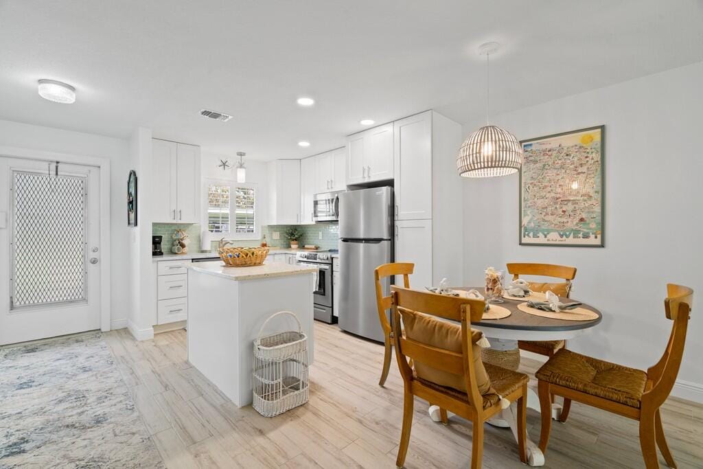 2950 SE Ocean Boulevard 11-2, Stuart, FL 34996 photo 2