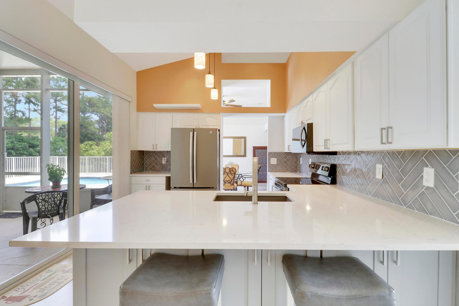 13209 Temple Boulevard — photo 3