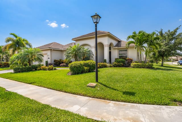 6104 Graysen Square, sold in Summer Lake, Lauderdale Lakes, FL