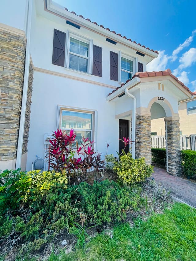 4333 Braxton Avenue, West Palm Beach, FL 33417