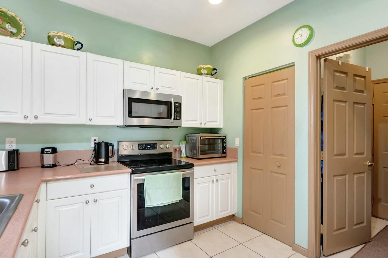 4940 Pelican Manor — photo 8