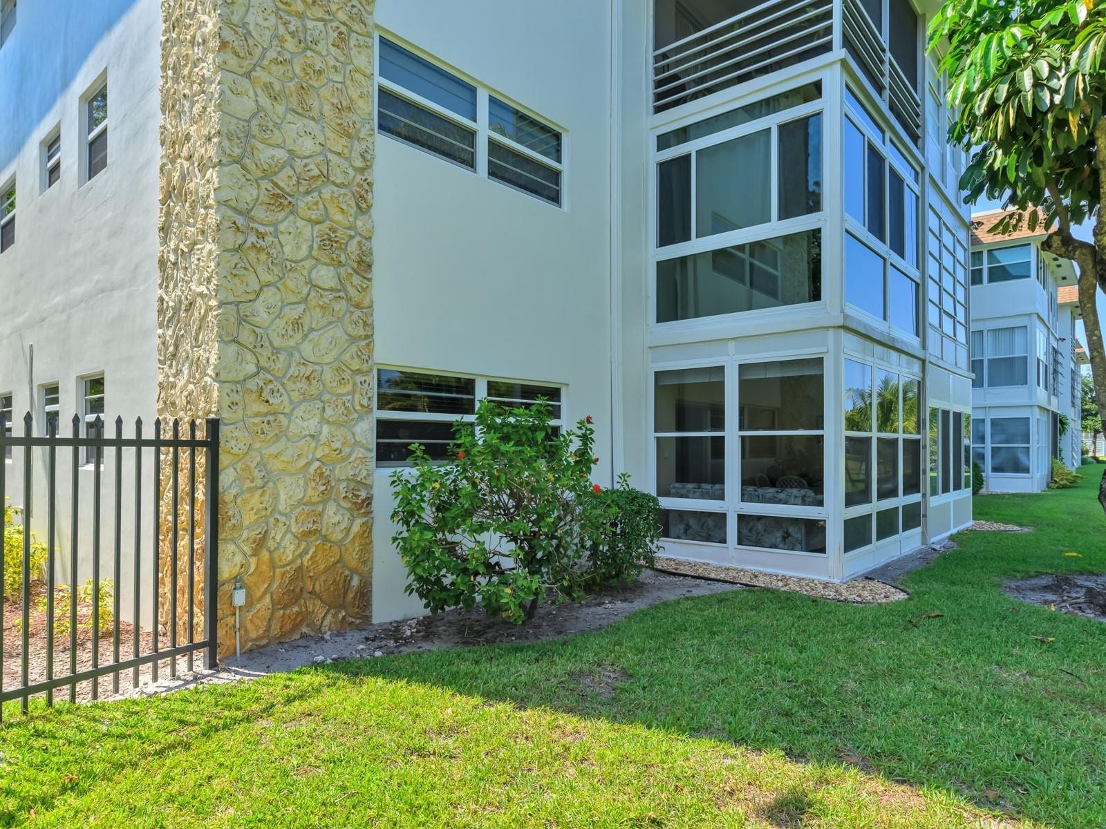 3506 NW 49th Avenue 416 — photo 2