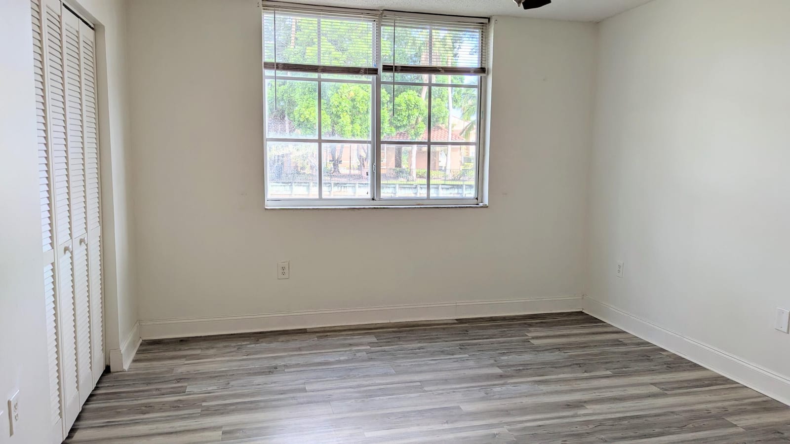 4816 N State Road 7 102 — photo 12