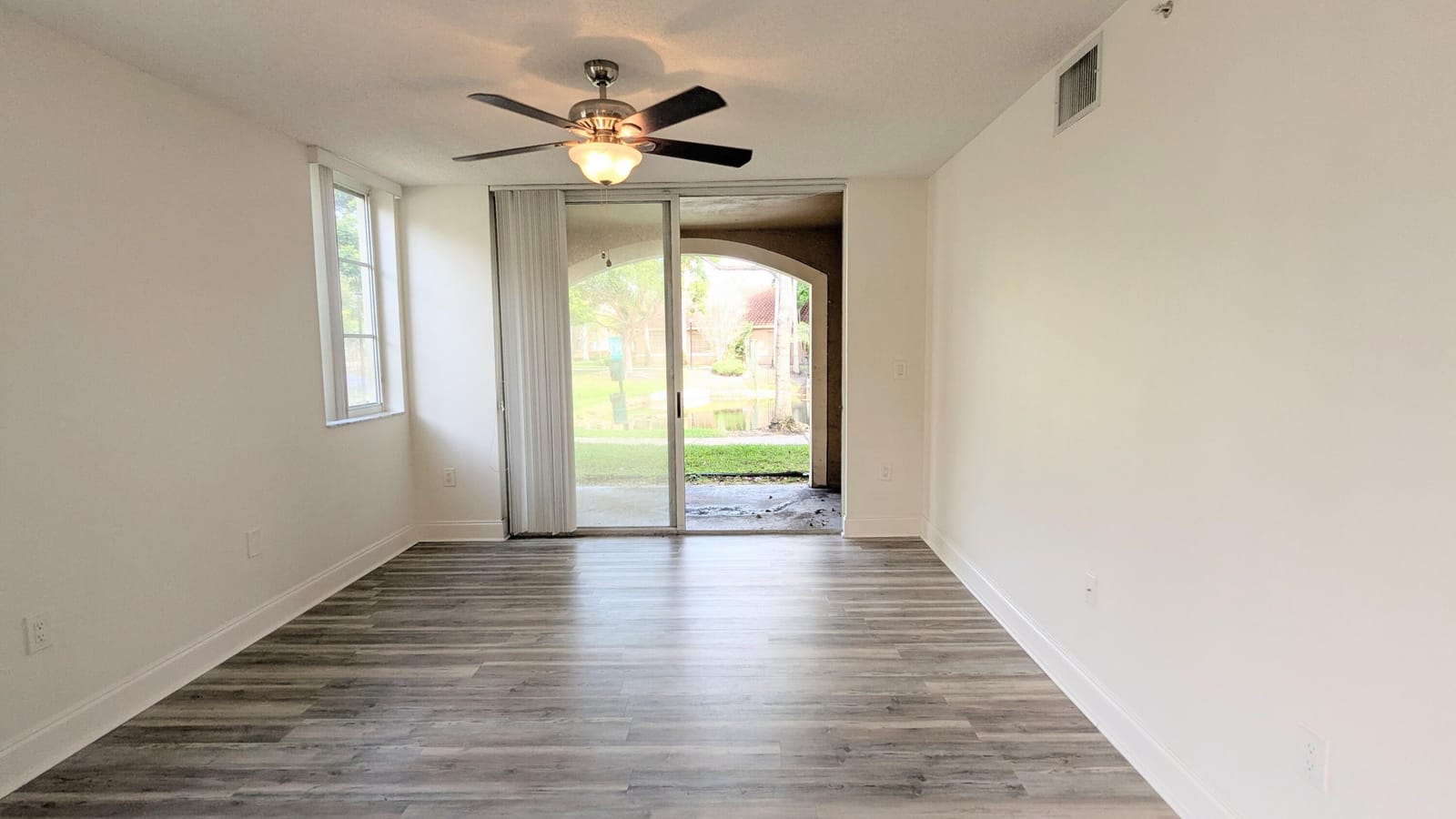 4816 N State Road 7 102 — photo 7