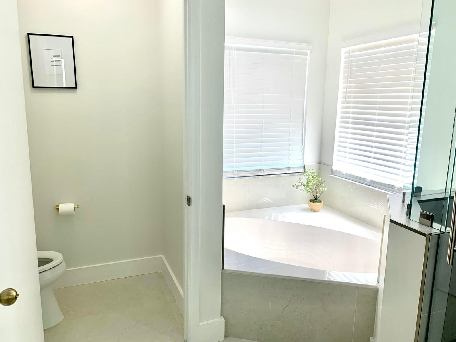 4400 Lake Lucerne Circle, West Palm Beach, FL 33409 photo 9
