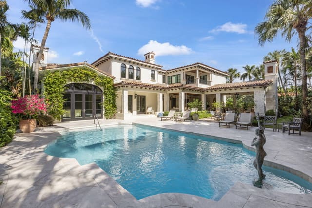 236 Via Las Brisas, sold in Phipps Estates, Palm Beach, FL