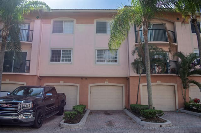 2021 SE 10th Avenue 206, Fort Lauderdale, FL 33316