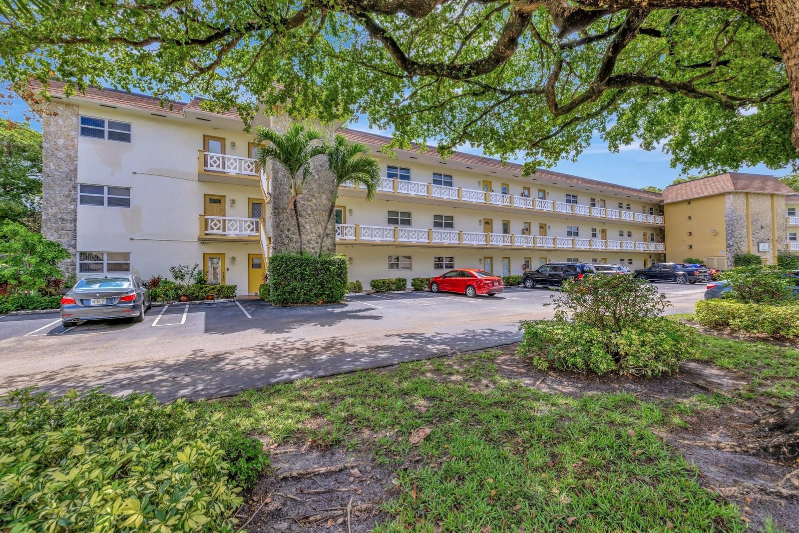 5131 W Oakland Park Boulevard 211, Lauderdale Lakes, FL 33313 photo 30