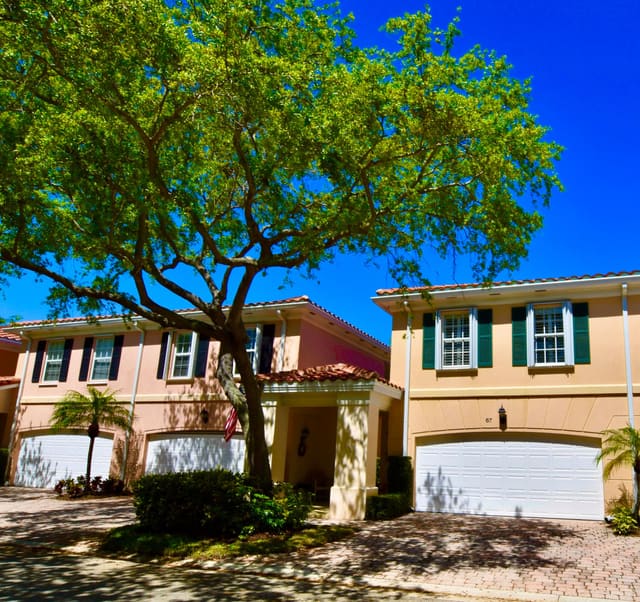 67 Tall Oaks Circle, sold in Tequesta Oaks, Tequesta, FL