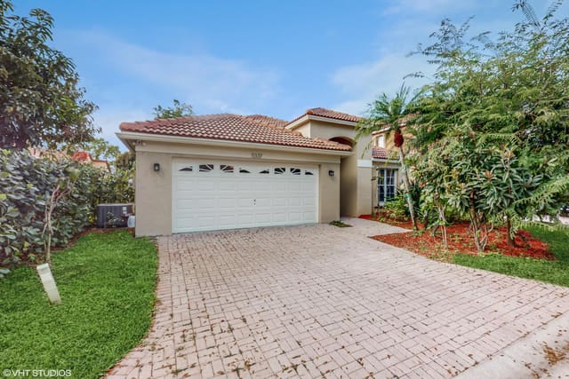 5337 Edenwood Lane, sold in Woodbine Par E, Palm Beach Gardens, FL