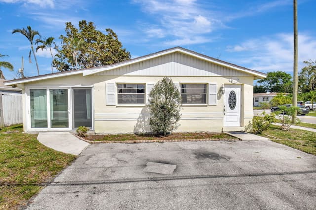 601 SW 10th Street, sold in Delray Manor Add, Delray Beach, FL