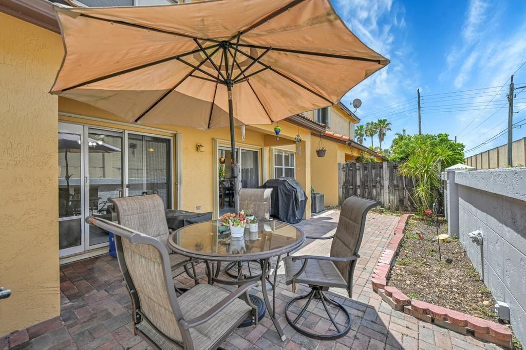 14141 N Forest Oak Circle, Davie, FL 33325 photo 14