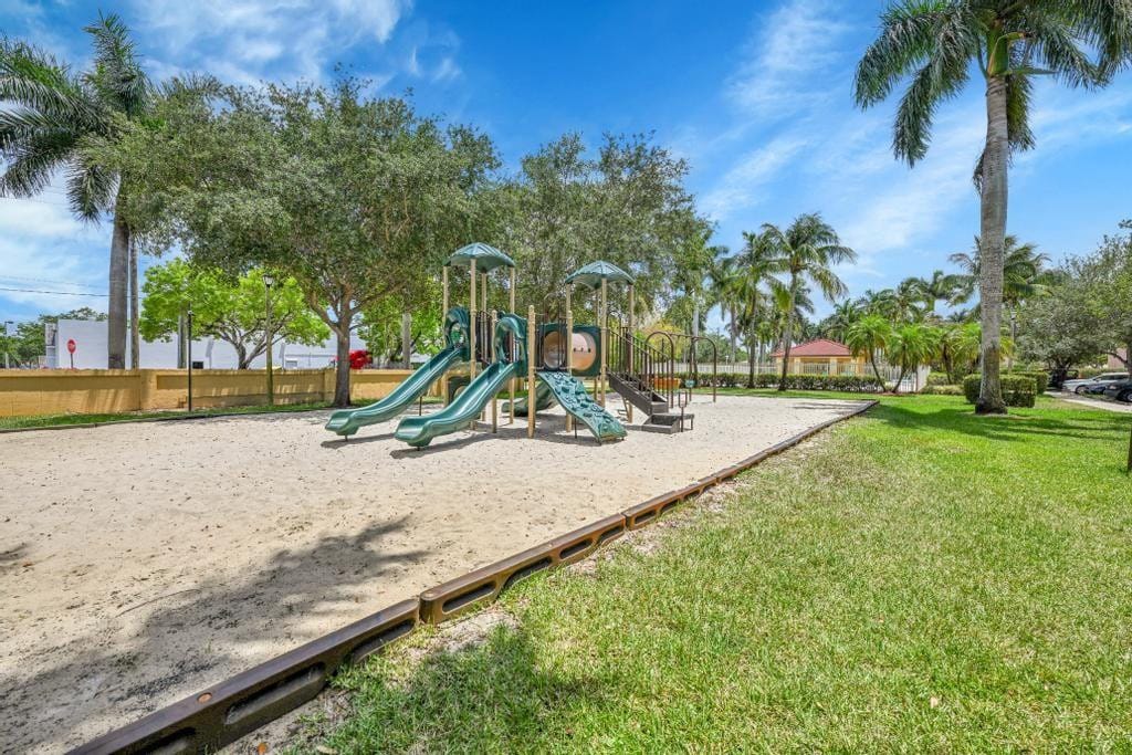 14141 N Forest Oak Circle, Davie, FL 33325 photo 16