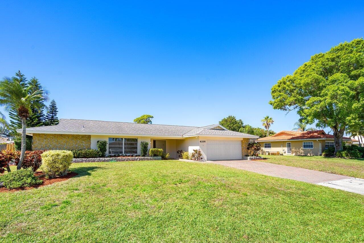 4186 Oak Street, Palm Beach Gardens, FL 33418