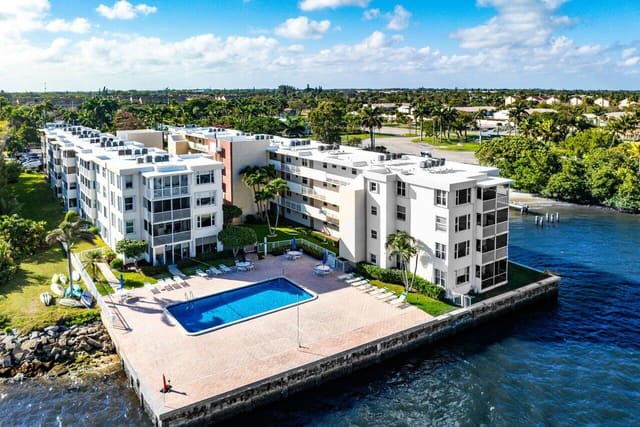 1810 New Palm Way 115, sold in Seacrest Villas Condo, Boynton Beach, FL
