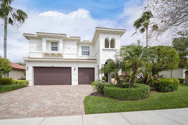 119 Manor Circle, Jupiter, FL 33458