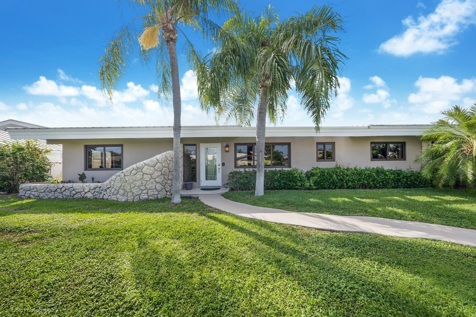 4211 NE 26th Terrace, Lighthouse Point, FL 33064