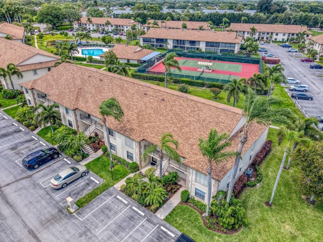 901 Pinecrest Circle E, Jupiter, FL 33458
