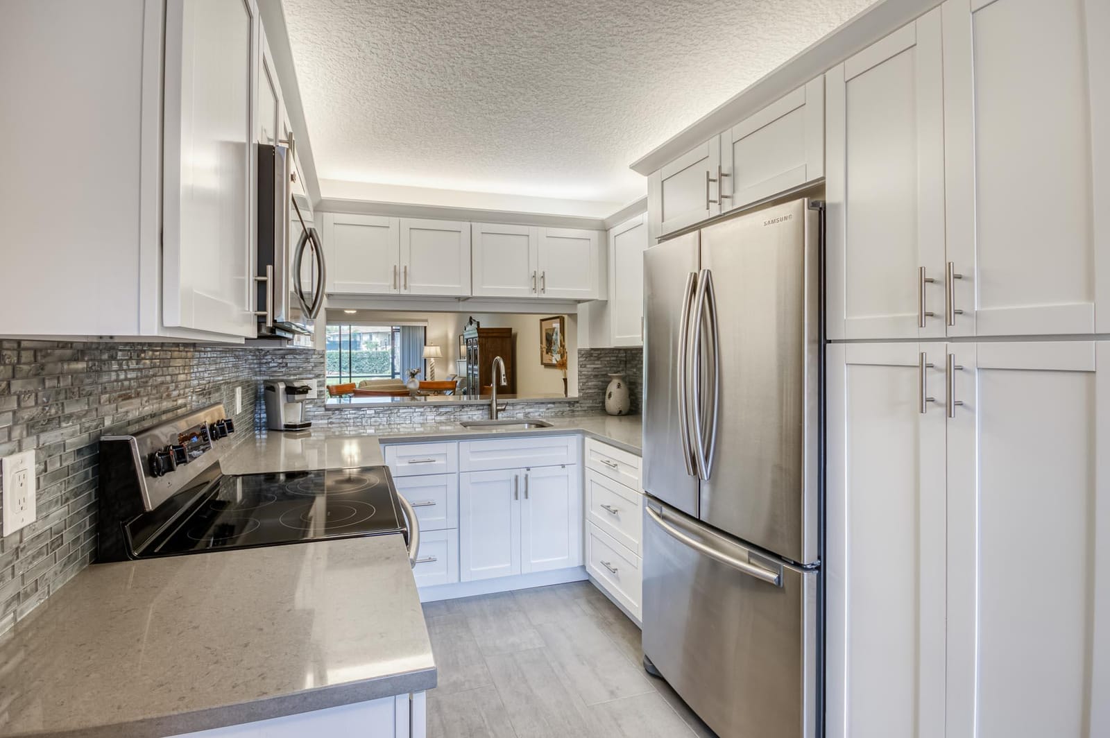 901 Pinecrest Circle E, Jupiter, FL 33458 photo 2
