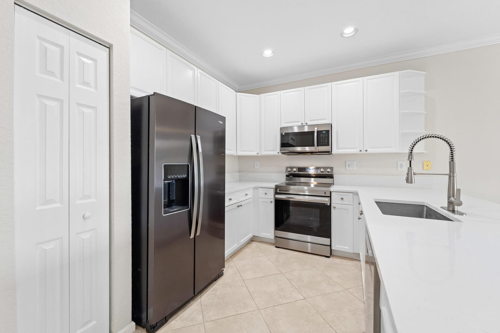 4341 NE Lake Lucerne Circle NE, West Palm Beach, FL 33409 photo 12