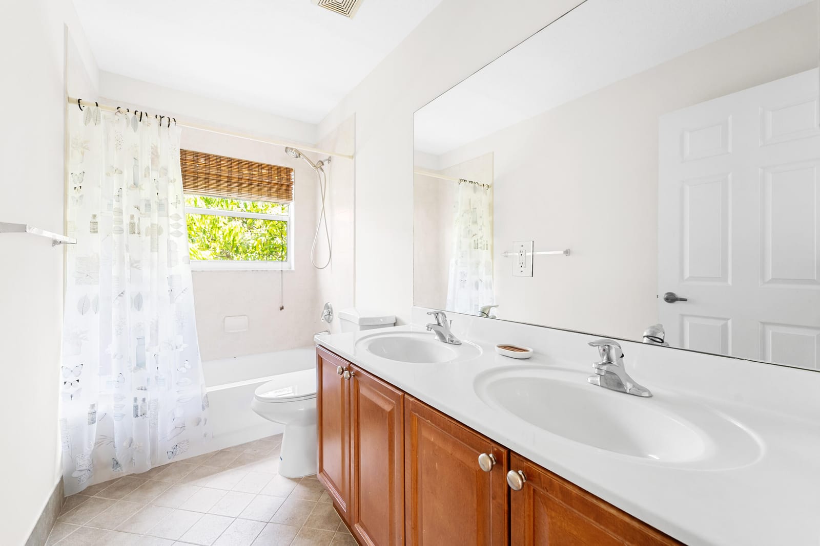 4341 NE Lake Lucerne Circle NE, West Palm Beach, FL 33409 photo 25