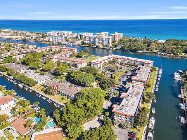 3125 NE 48th Court 222, Lighthouse Point, FL 33064