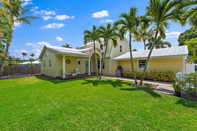 715 Warren Drive, sold in Fernwood Creek, Jupiter, FL