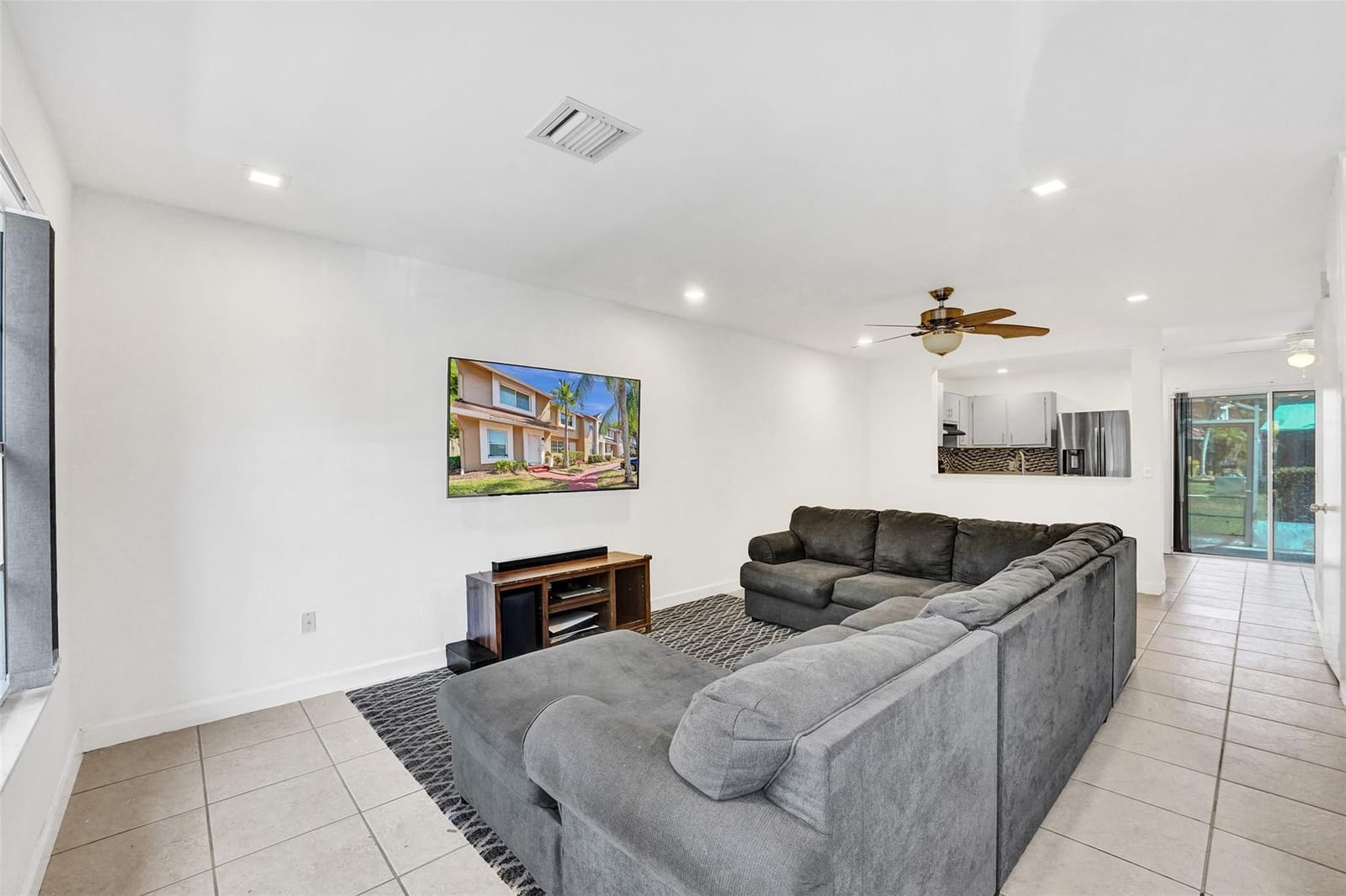 7272 Woodmont Avenue — photo 4