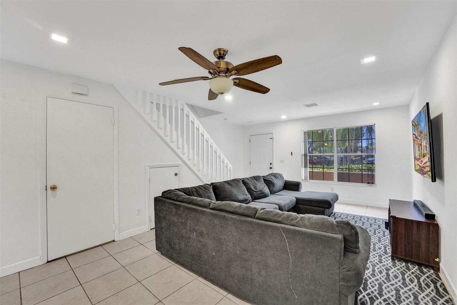 7272 Woodmont Avenue — photo 8