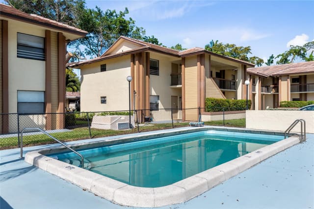 11307 Royal Palm Boulevard D-3, sold in Grenadier West, Coral Springs, FL