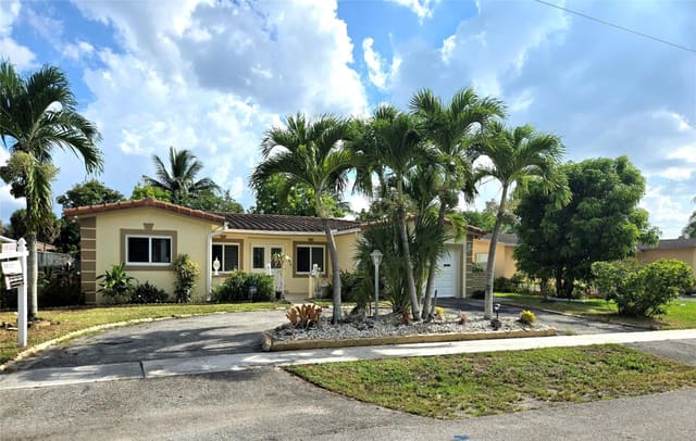 4600 NW 39th Street, sold in Oakland Estates Sec Eight, Lauderdale Lakes, FL