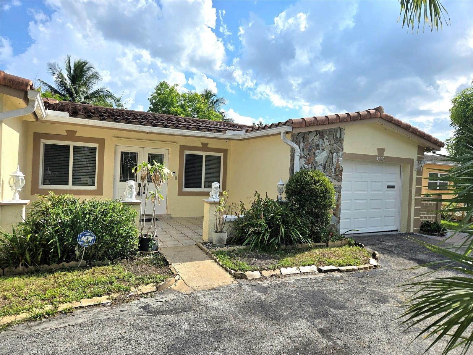 4600 NW 39th Street, Lauderdale Lakes, FL 33319 photo 2