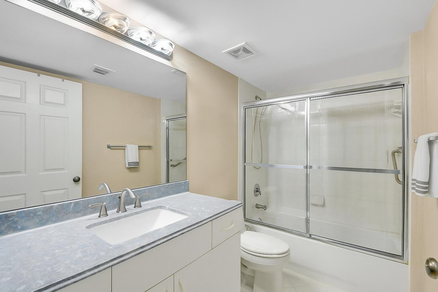 12560 Majesty Circle 401, Boynton Beach, FL 33437 photo 15
