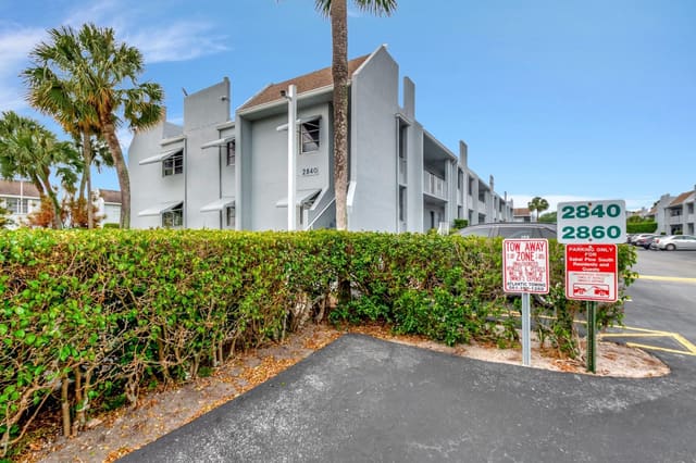 2840 SW 22nd Avenue 306, sold in Sabal Pine South Condo, Delray Beach, FL