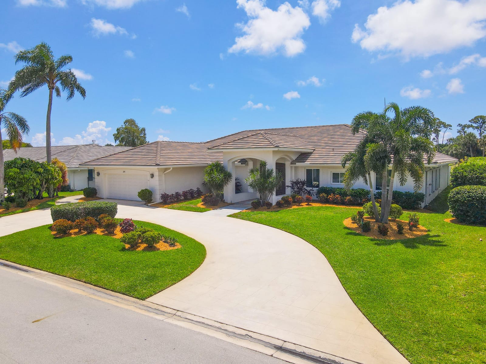 391 Glenbrook Drive, Atlantis, FL 33462 photo 2
