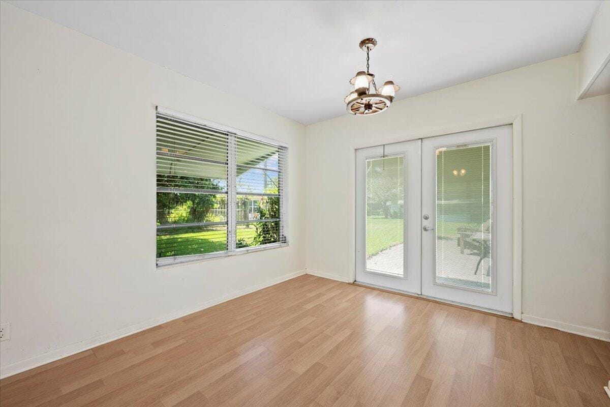 1423 Shirley Court N — photo 12