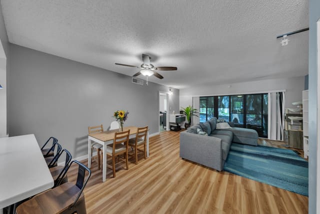 301 N Pine Island Road 101, Plantation, FL 33324