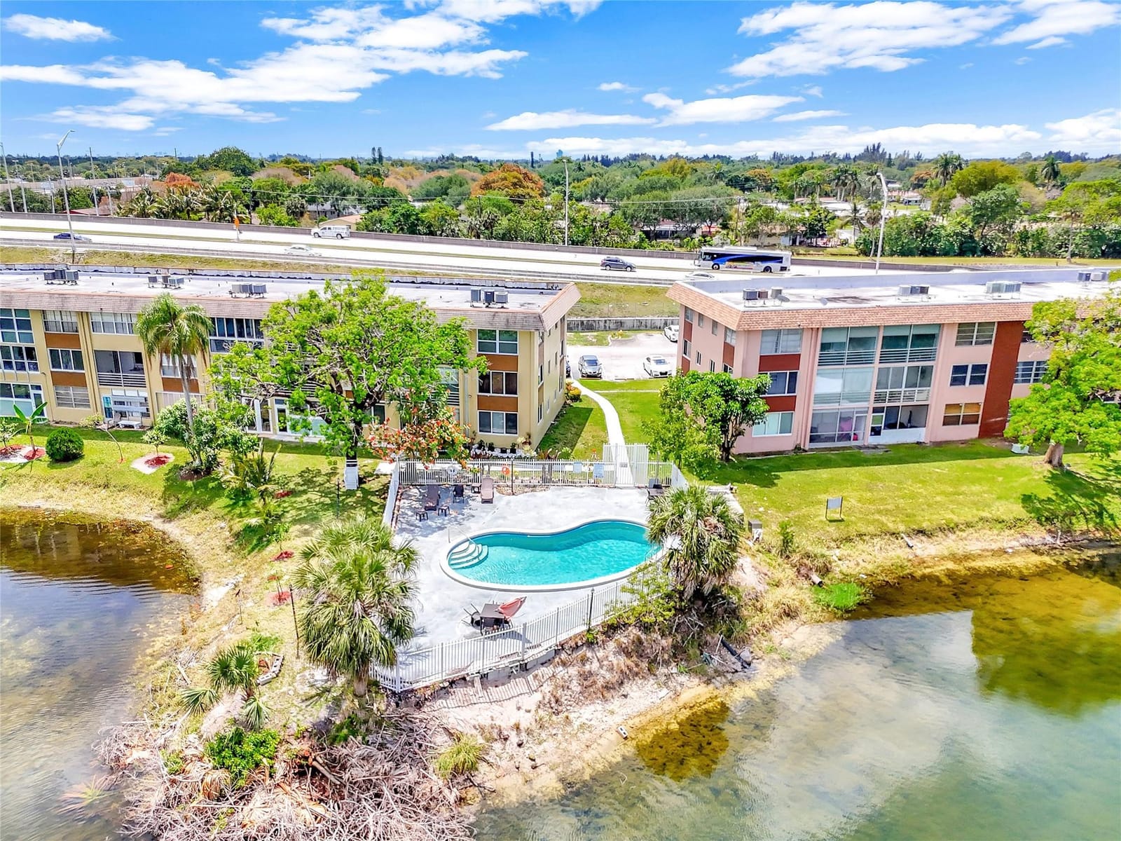 5320 NW 11th Street 105, Lauderhill, FL 33313