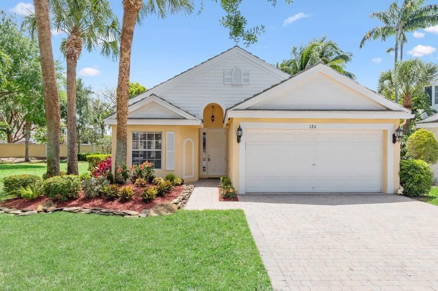 126 Canterbury Place, Royal Palm Beach, FL 33414