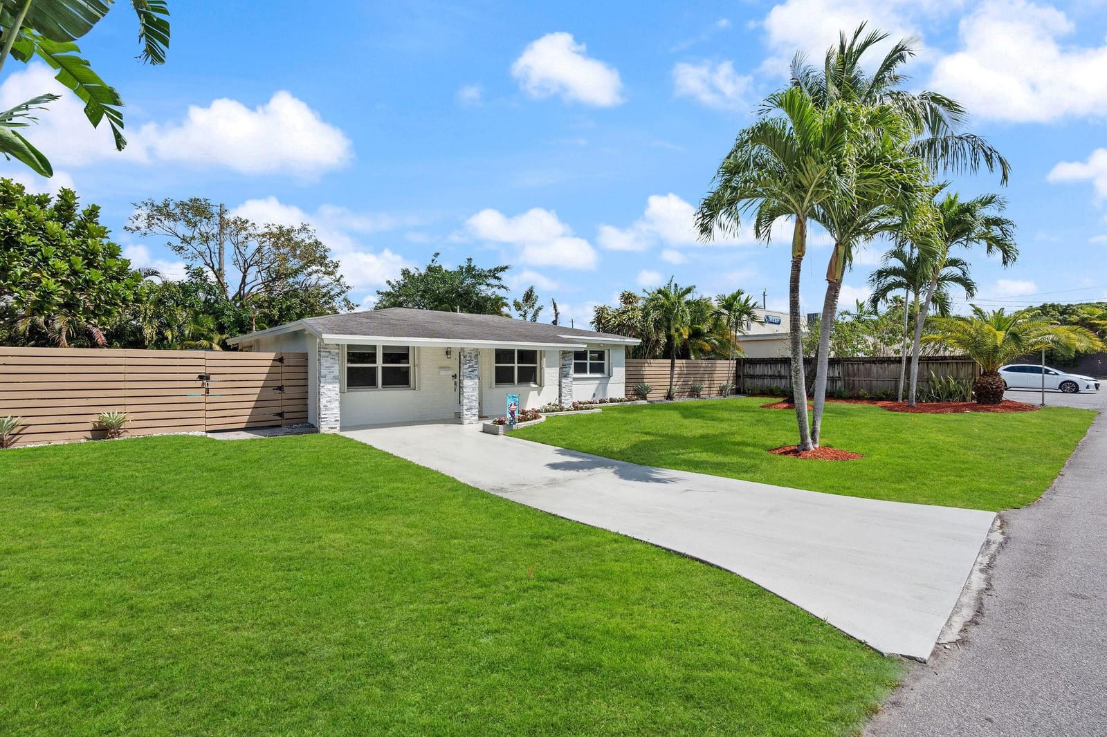 125 NW 23rd Street, Wilton Manors, FL 33311