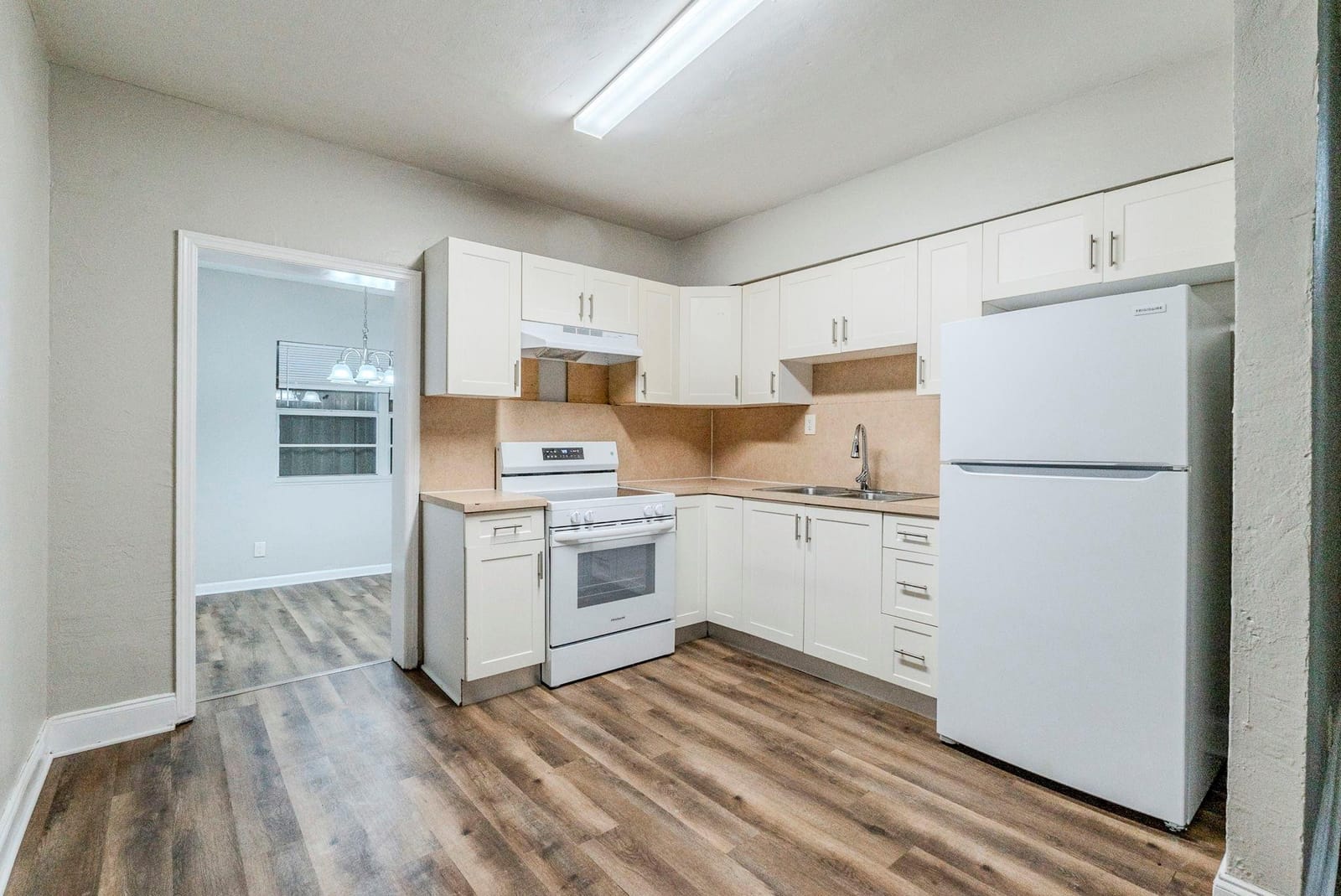 734 SW 4th Street — photo 4