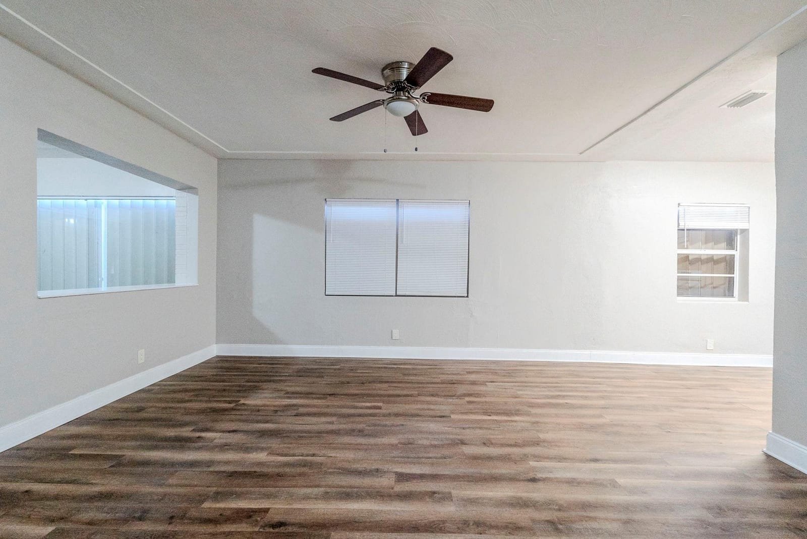 734 SW 4th Street — photo 8