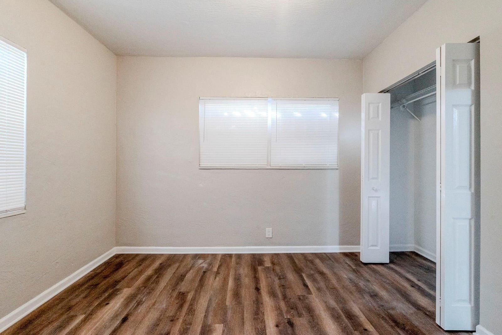 734 SW 4th Street — photo 10