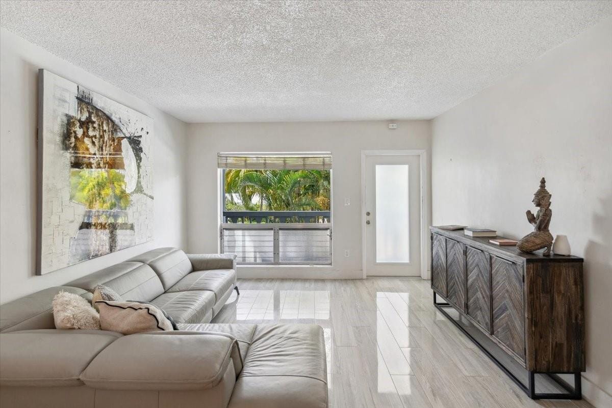 1125 NW 30th Court 15, Wilton Manors, FL 33311