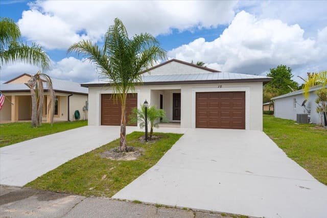 15 Florida Way, Port St. Lucie, FL 34952