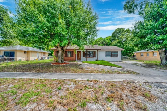 2707 Kingsley Drive, sold in Sheraton Plaza Unit 2 Replat, Fort Pierce, FL