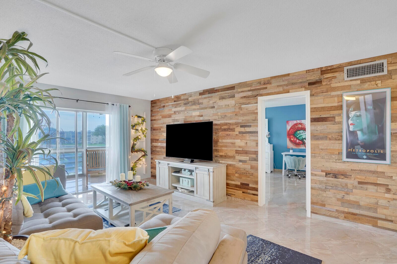 2724 N Garden Drive 302 — photo 1
