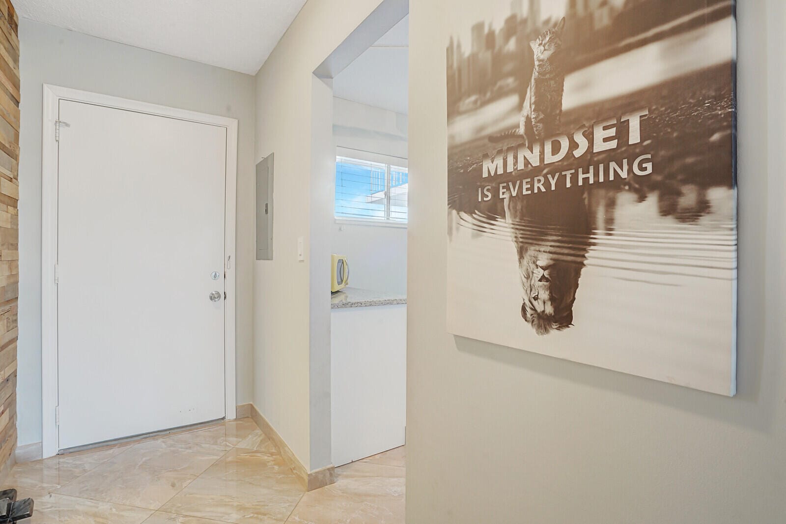 2724 N Garden Drive 302 — photo 2