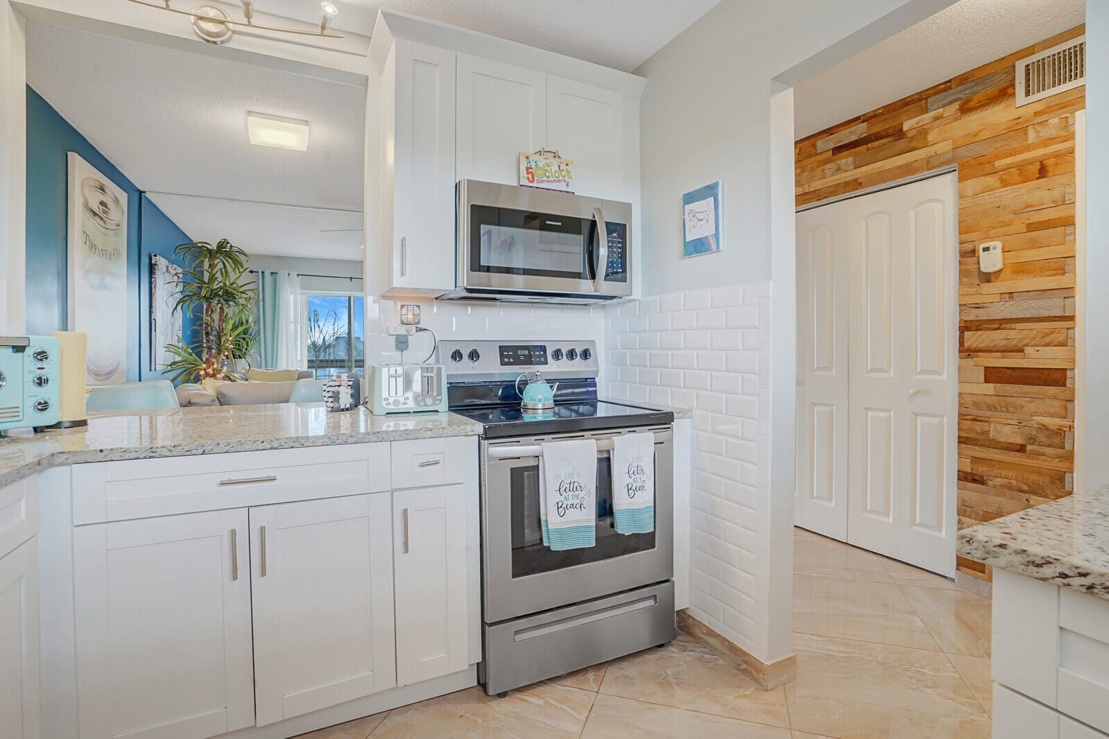 2724 N Garden Drive 302 — photo 3